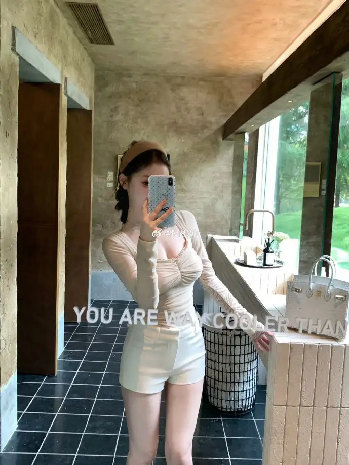 儿童听儿歌场景